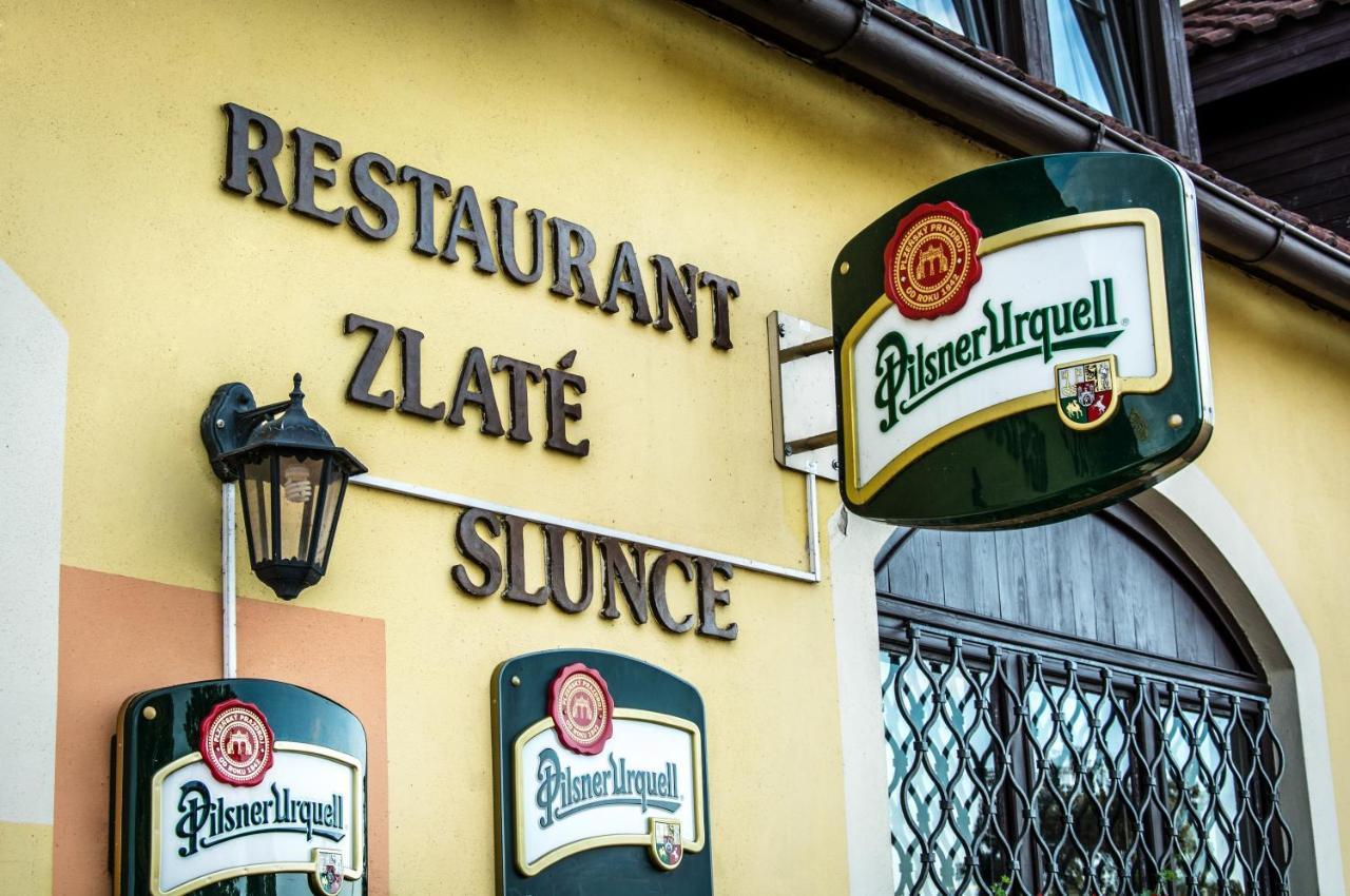 Penzion Zlate Slunce Chocenice エクステリア 写真